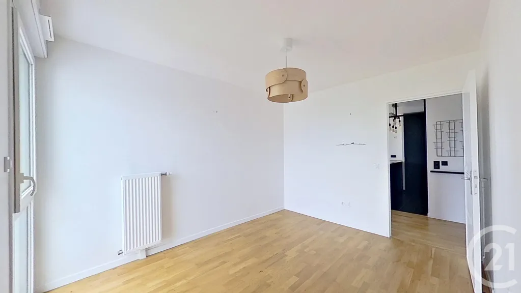 Pièces - Appartement avec Balcon au Dernier Étage à Nogent-sur-Marne