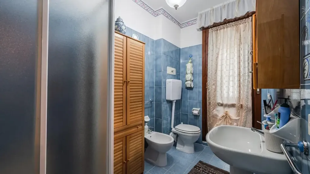 Salles de bain - Triplex with Balcony in Pieve Modolena