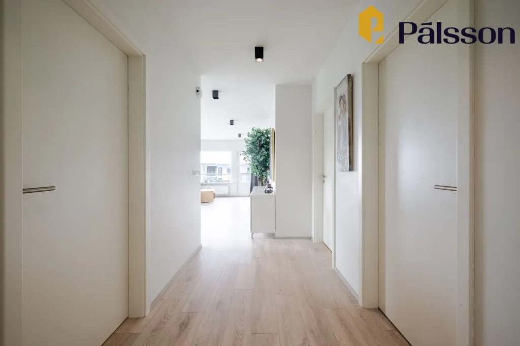 Ingresso - 4-Bed Apartment with Balcony in Vogar
