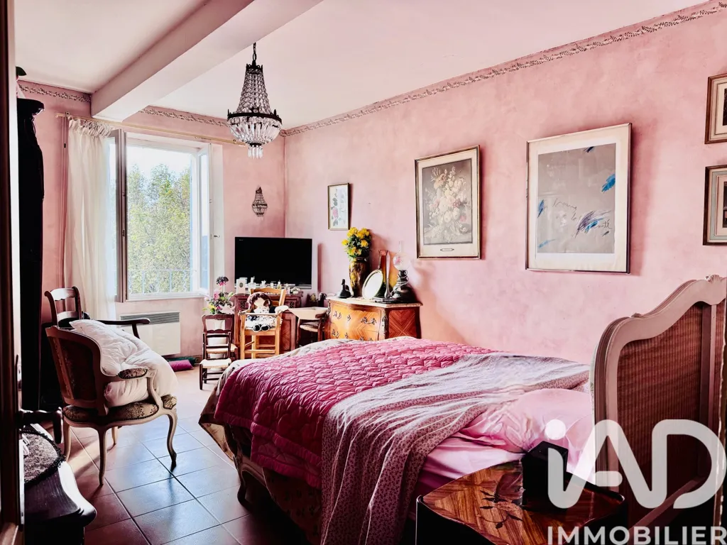 Chambres - Appartement de Caractère avec Cour Privative à Carpentras
