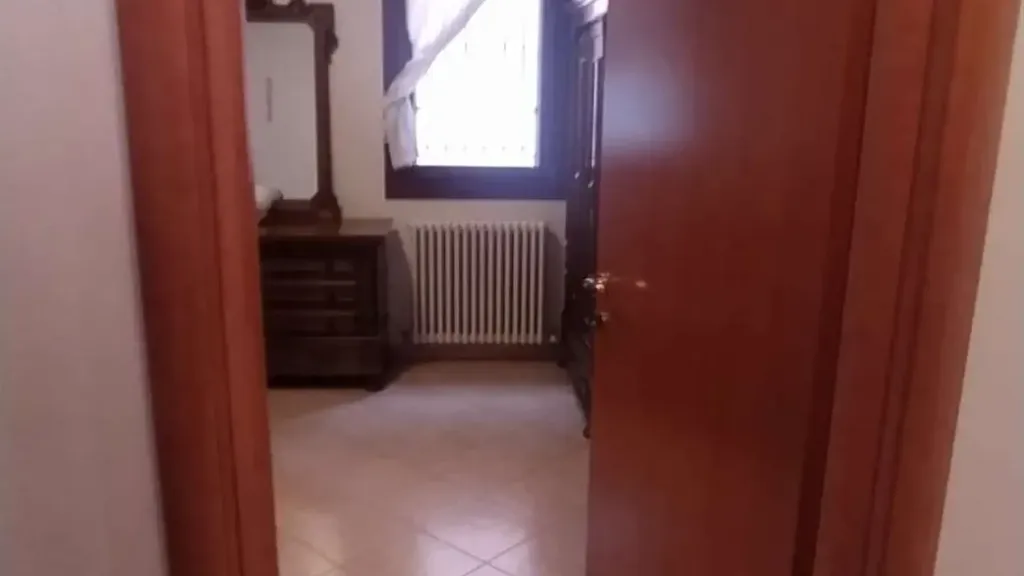Entrée - Rustic Bilocale with Garage in Conselice