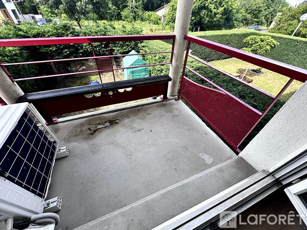 Balcony - Modern Flat with Balcony in Saint-Jean-d'Illac