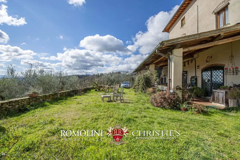 Garden - Villa with Vineyard and Pool near Florence