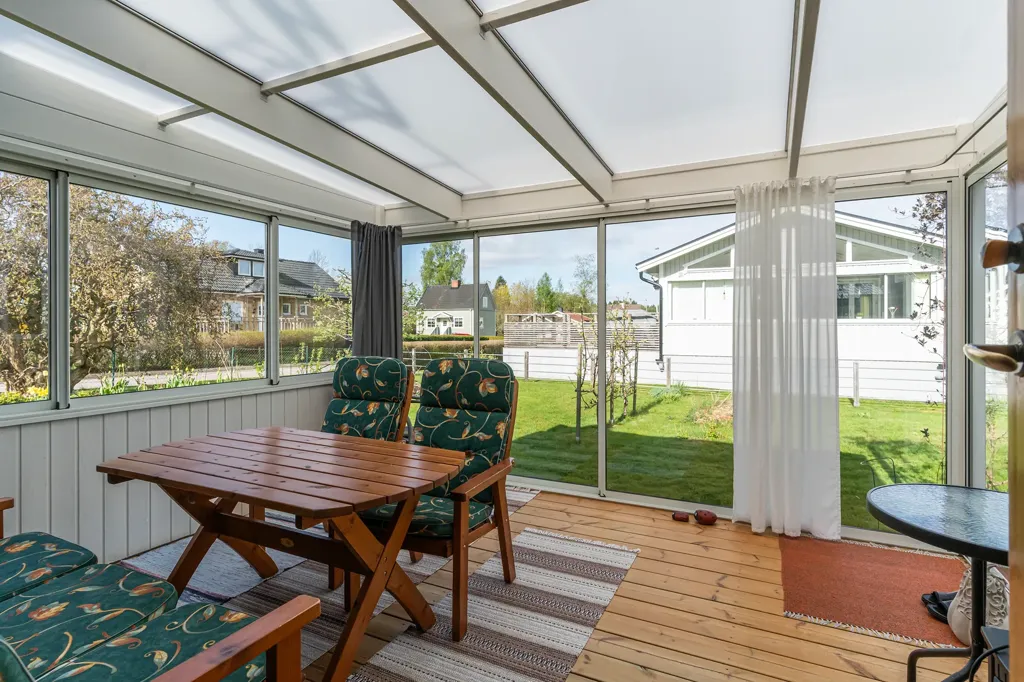 Terrasse - Renovated House with Garden in Vargön