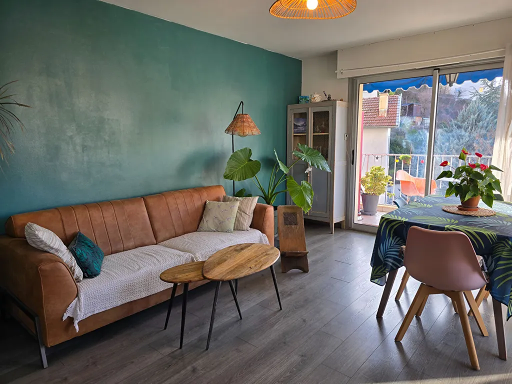 Séjour - Appartement 3 Pièces avec Balcon à GAP