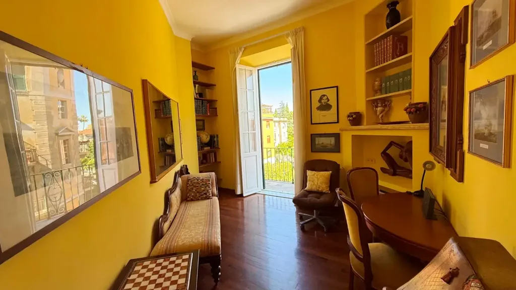 Kabinet - Charming Triplex with Balcony in Monteverde Vecchio