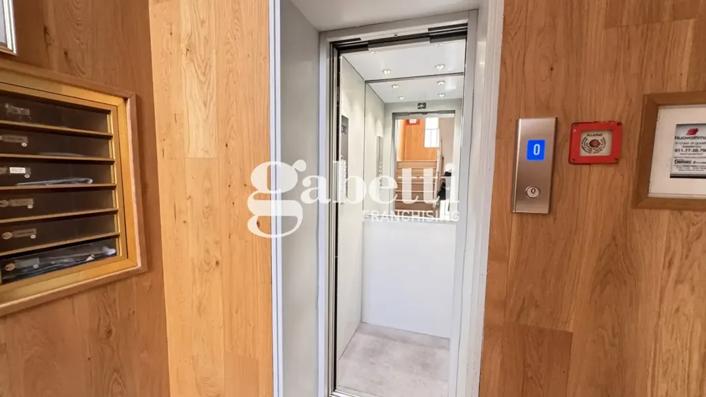 Esik - Central Triplex with Balcony in Turin