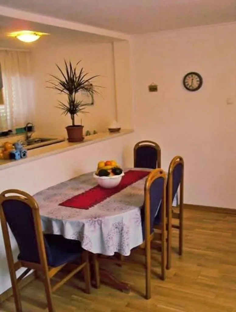 Salle à manger - Spacious Three-Bedroom Flat in Brtonigla Centre