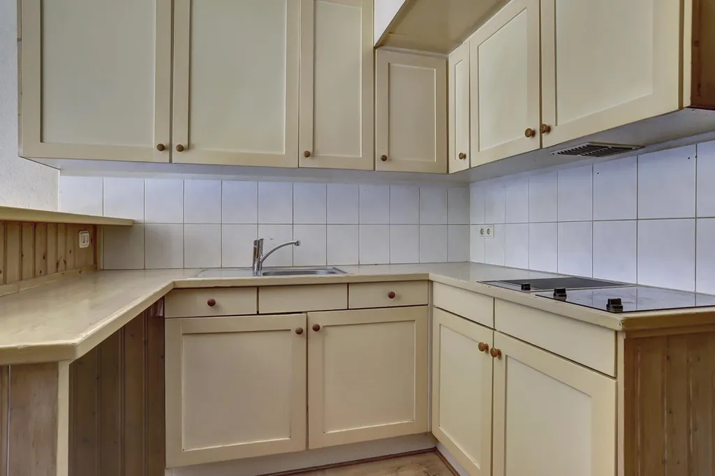 Cuisine - Studio Flat with Balcony in Waalwijk Centre