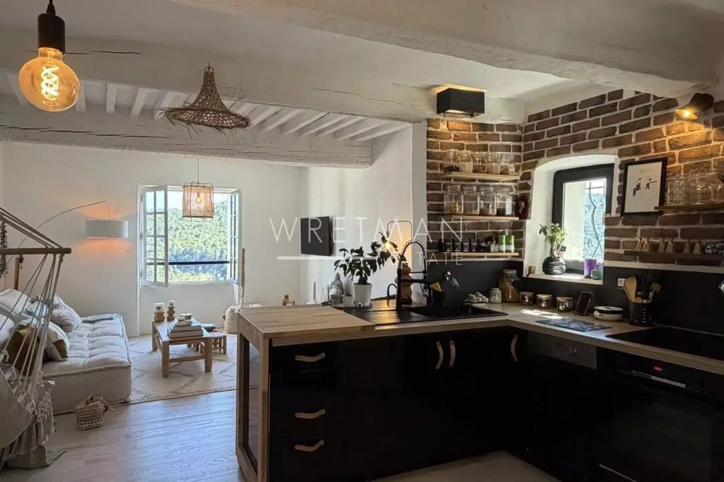 Kitchen - 3-Bed Apartment with Garden in Claviers