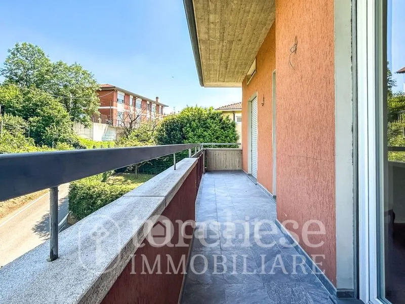 Balcon - Rustic Trilocale with Balcony in Sorisole