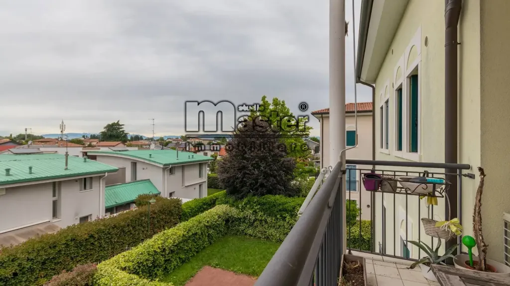 Balcon - Attico with South-Facing Terrace in Treviso