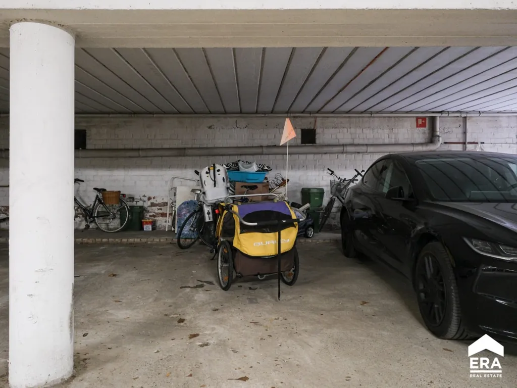 Garage - Appartement 2 Chambres avec Terrasse au Centre de Hasselt