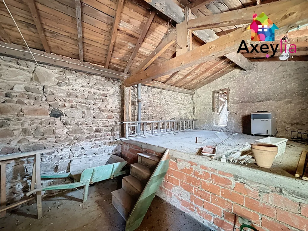 Pièces - Maison de Bourg avec Terrain et Dépendances à Renaison