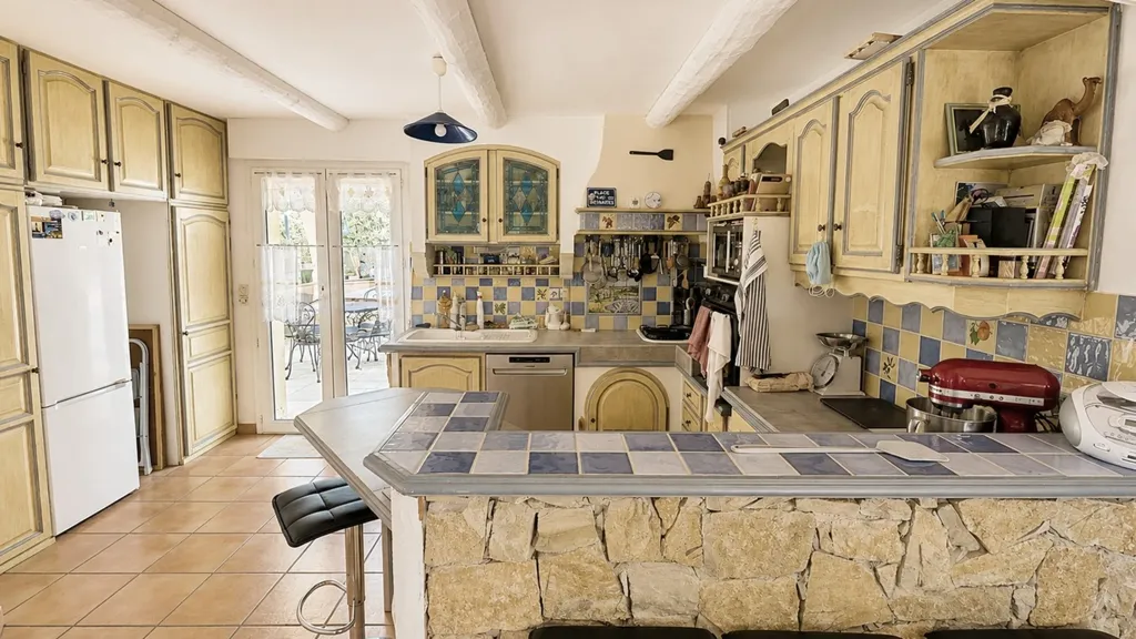 Kitchen - 8-Piece House with Pool in Mérindol