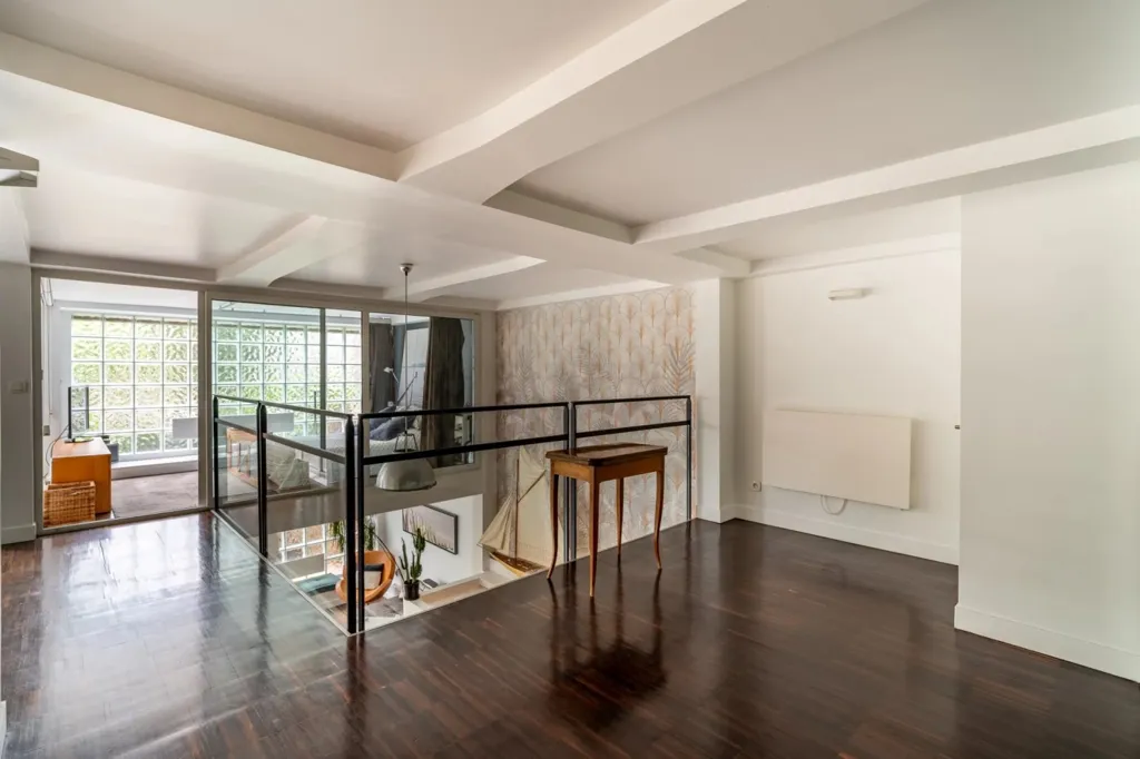 Séjour - Loft avec Jardin Privé au Quartier des Philosophes à Asnières