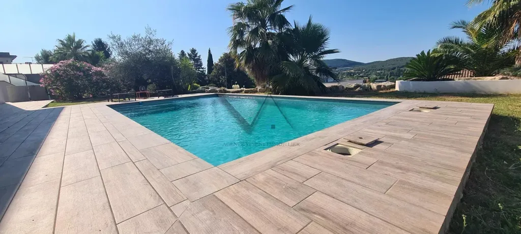 Piscine - Villa Contemporaine avec Vue Dominante près de Montélimar