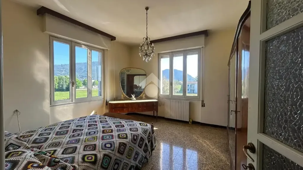 Magamistoad - 3-Room Apartment with Balcony in Brescia