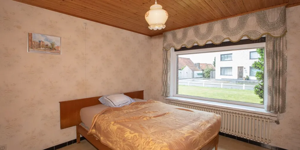 Magamistoad - Renovatable House with Garden in Kortemark