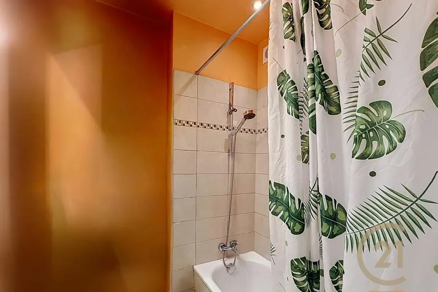 Salles de bain - Appartement avec Garage à Laeken