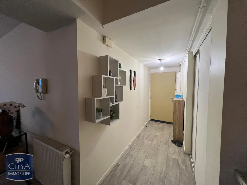 Esik - 4-Piece Apartment with Garage in Dordogne