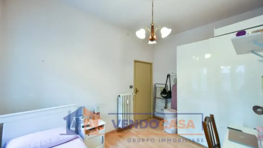 Chambres - Central Trilocale with Balcony in Turin