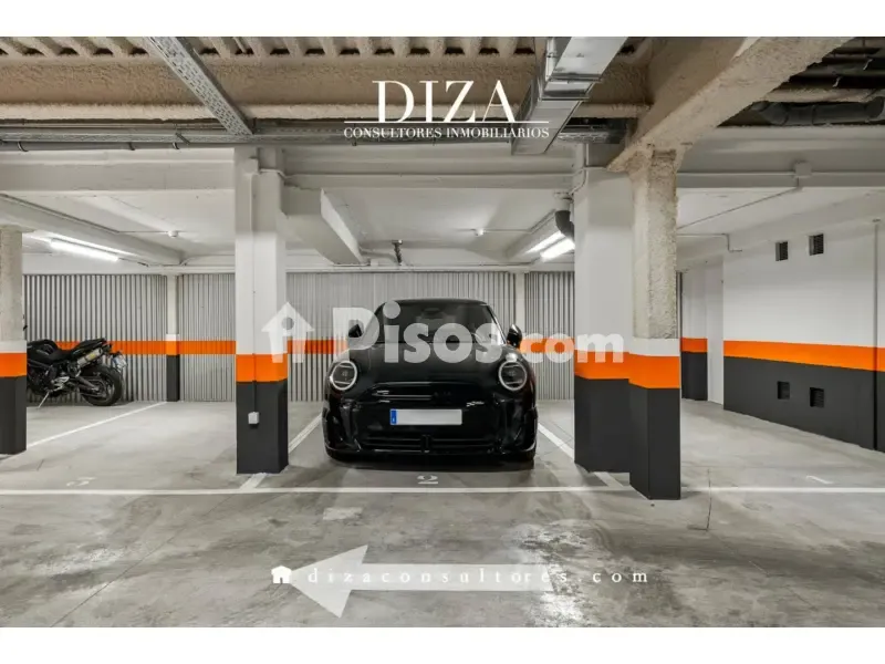 Garaaž - Contemporary Flat with Pool in Evaristo San Miguel