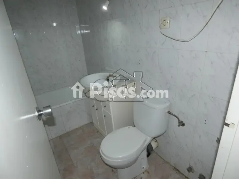 Salles de bain - Spacious Apartment with Terrace in Usera, Madrid
