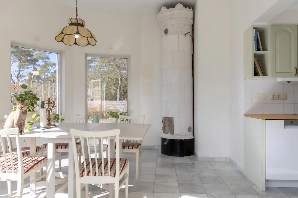 Söögituba - Charming Villa with Guesthouse near Visby