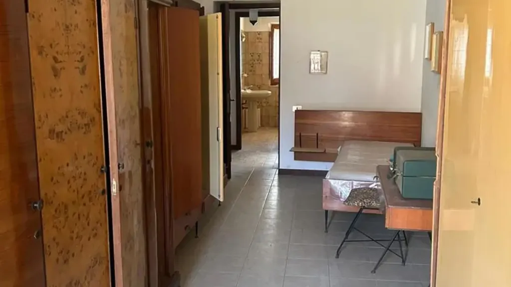 hallway_entrance