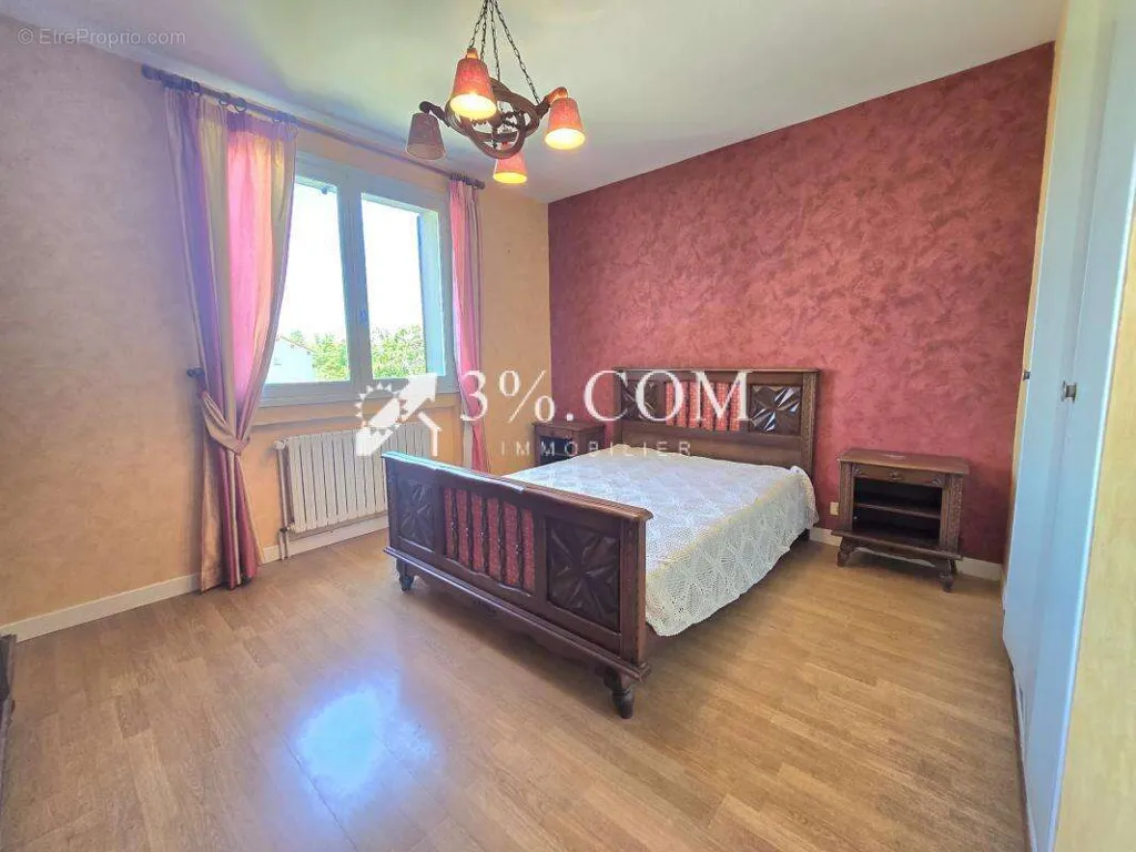 Chambres - Maison avec Jardin et Garage à Valence