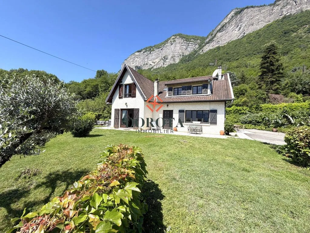Extérieur - Maison de Luxe avec Vue Panoramique à Lumbin