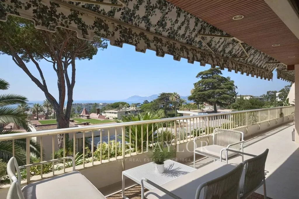 Terrass - Luxury Apartment with Sea View in Cannes