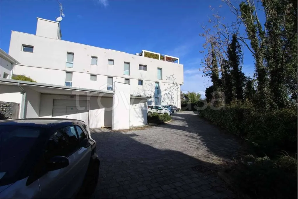 Välivaade - Efficient Flat with Lift in Sassuolo
