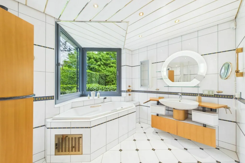 Bathrooms - Detached House with Private Duplex in Mersch