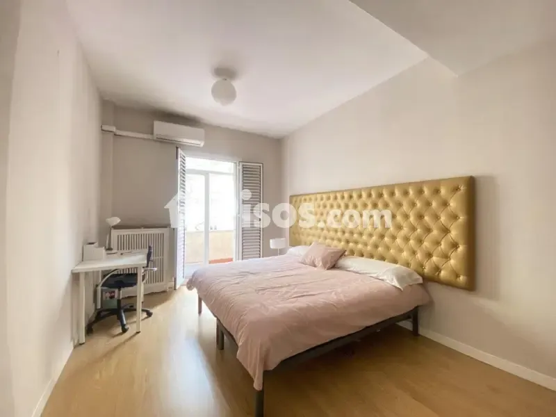 Chambres - Furnished Flat with Terrace in Chamberí
