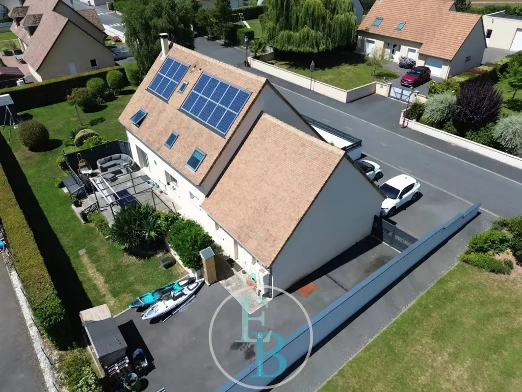 Õhuvaade - Family House with Solar Panels in Calvados