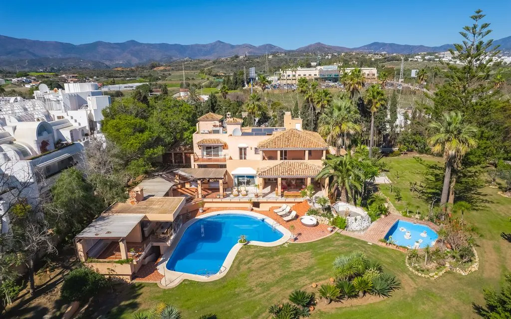 Vue aérienne - Beachfront Villa with Pool in Estepona