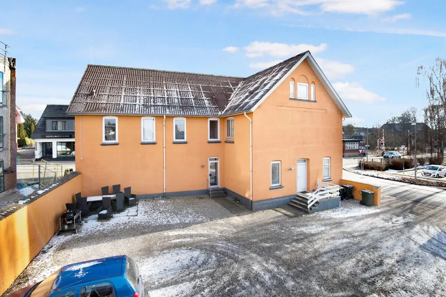 Extérieur - Mixed-Use Property near Railway in Ryomgård
