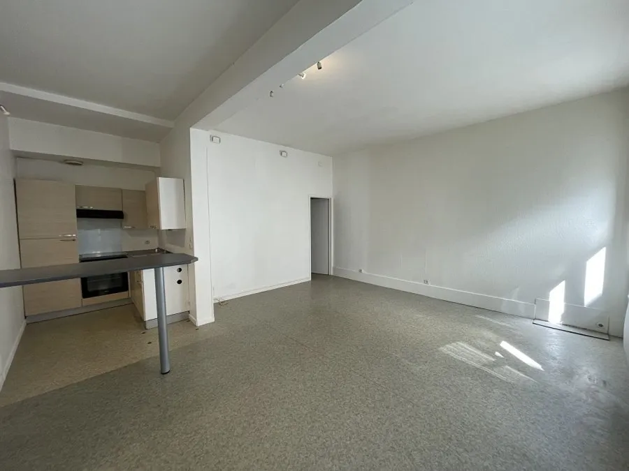 Zimmer - 1-Bedroom Apartment with Central Location in Metz