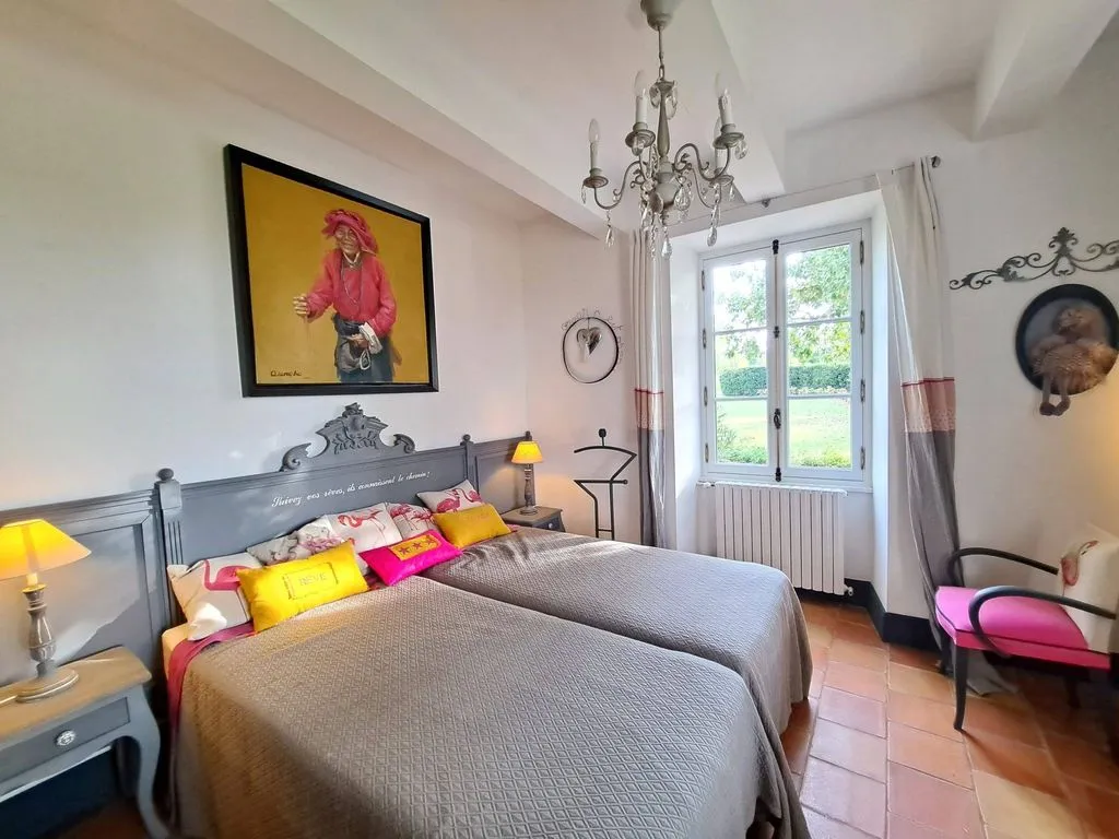 Chambres - Maison de Luxe avec Piscine à Condom