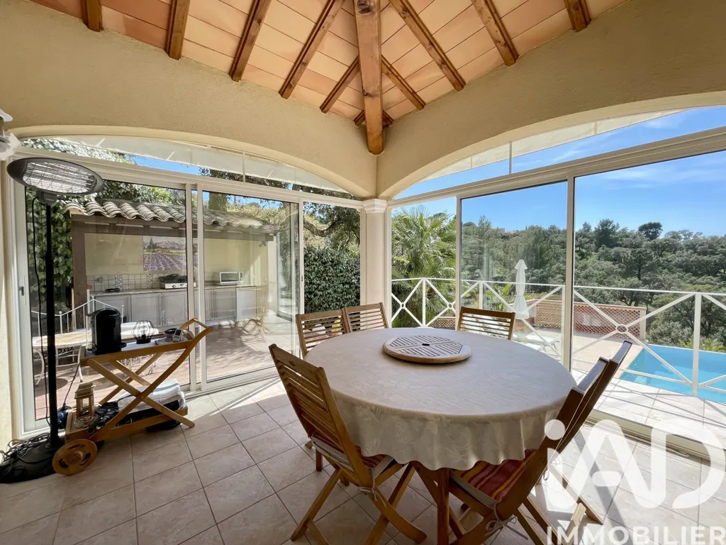 Terrazza - House with Pool in Valcros, La Londe