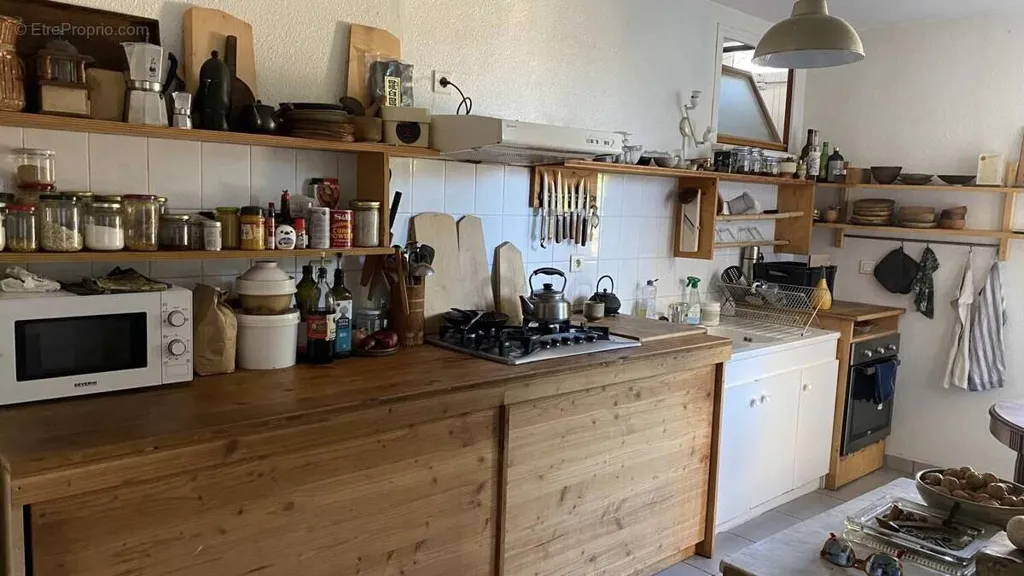 Kitchen - 6-Unit Investment Property in City Centre
