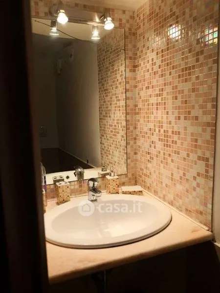 Bathrooms - Arched Bilocale in Genoa's Historic Centre