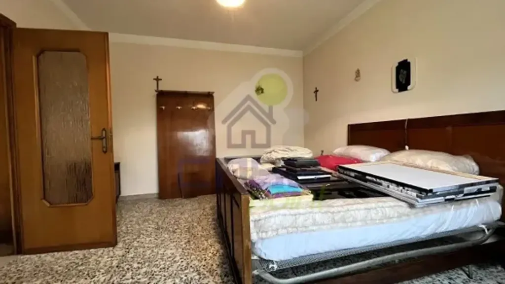 Magamistoad - Villa with Ground Floor Apartment in Asola