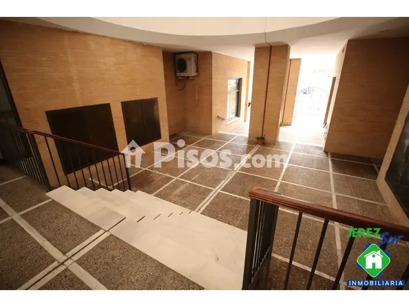 Pièces - Furnished Flat with Parking in Jerez Centre