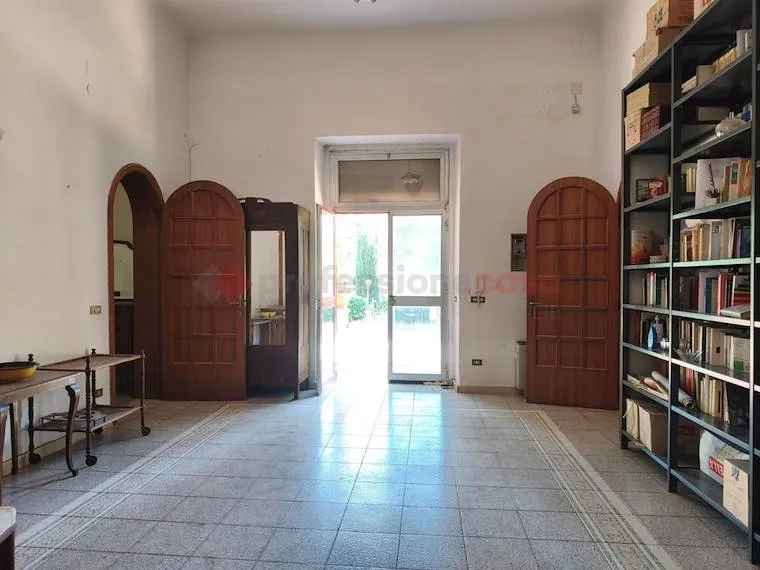 Bureau - Villa with Olive Grove in Grottaglie
