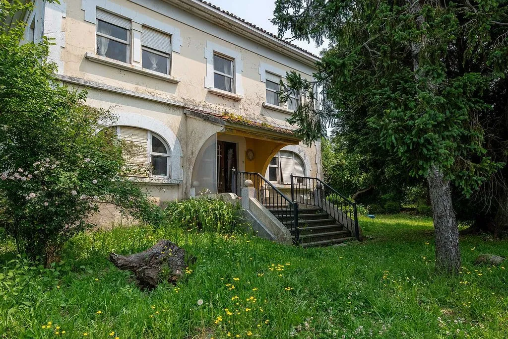 Välivaade - Chalet with Large Plot for Renovation in Narón