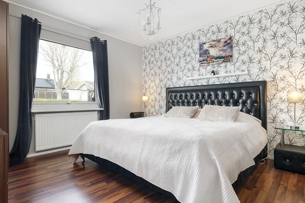 Chambres - Modern Villa with South Terrace in Popular Area