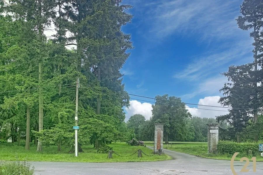 Extérieur - Maisonnette Charmante dans le Domaine d'un Château à Braffe